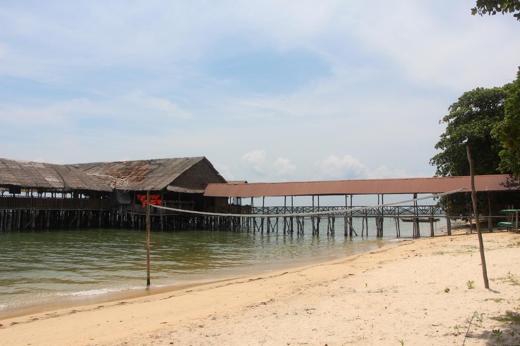 Bintan Laguna Restaurant And Resort Teluk Bakau Exterior photo