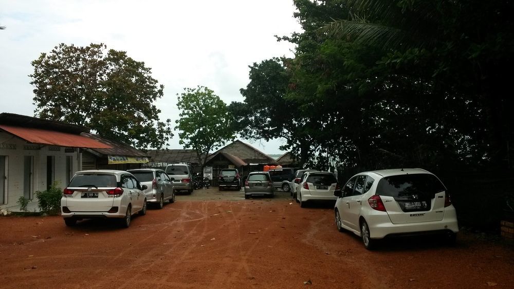 Bintan Laguna Restaurant And Resort Teluk Bakau Exterior photo